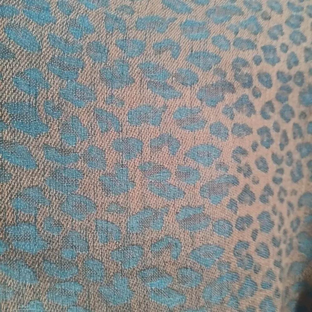 Pashmina Cheetah Print Rectangle Scarf-Cashmere & Silk Blend-Fringe-Reversible